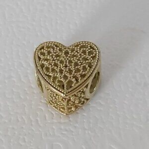 Authentic  Pandora SHINE™ Heart 18k gold-plated over silver charm 768657C00